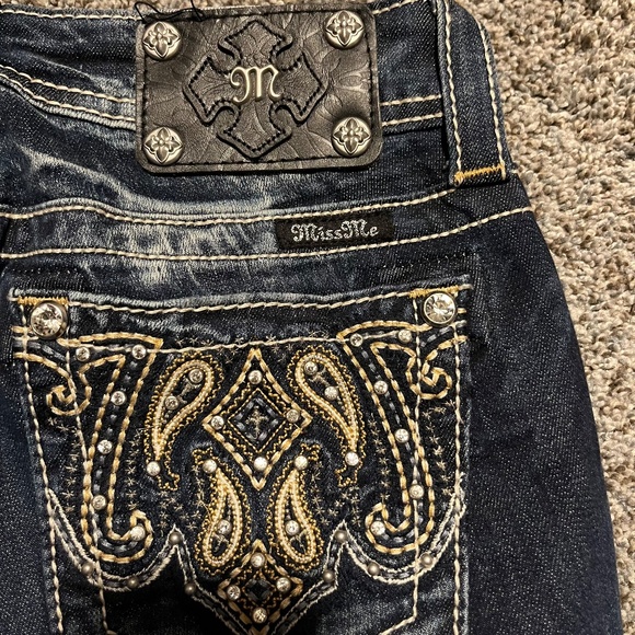 NEW LISTING: Miss Me Jeans, Women size 26, Mid rise boot cut, dark blue - Picture 9 of 16